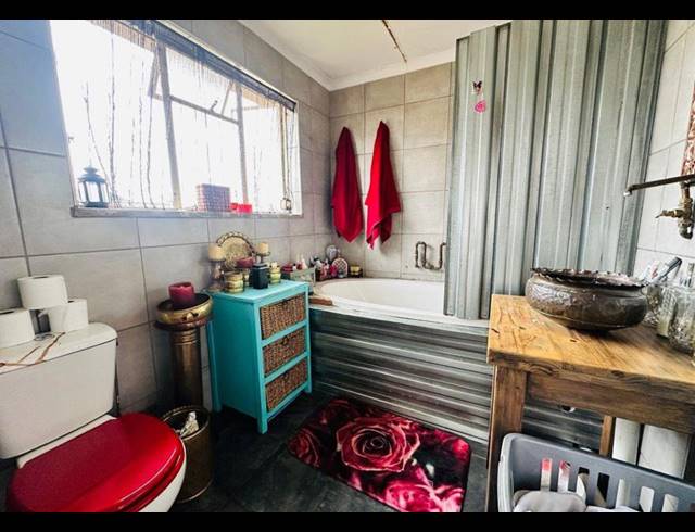 5 BEDROOM HOUSE FOR SALE IN VERWOERDPARK